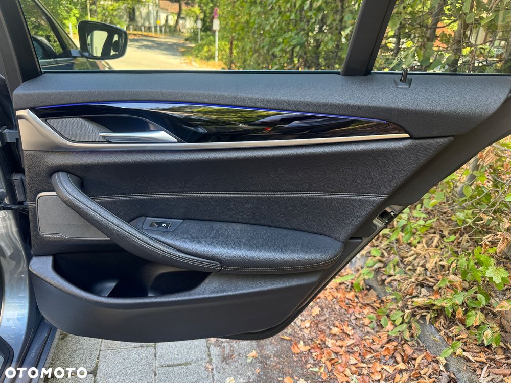 BMW Seria 5 520d Sport Line - 22