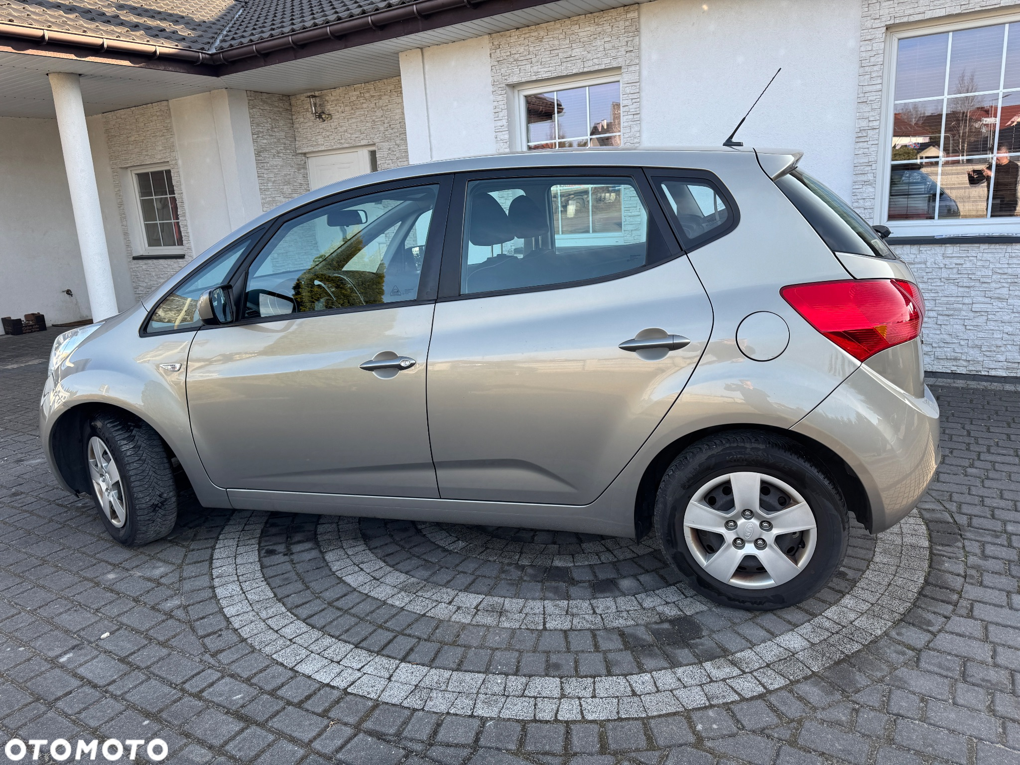 Kia Venga 1.6 CRDi 128 ISG Spirit - 9