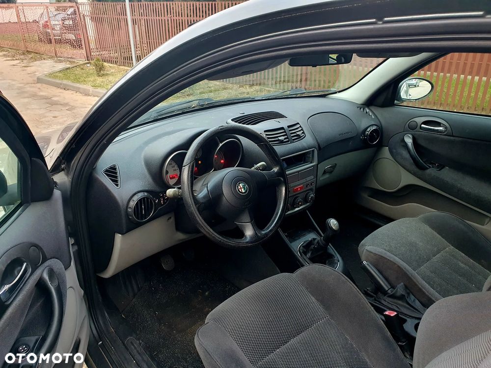 Alfa Romeo 147 - 5