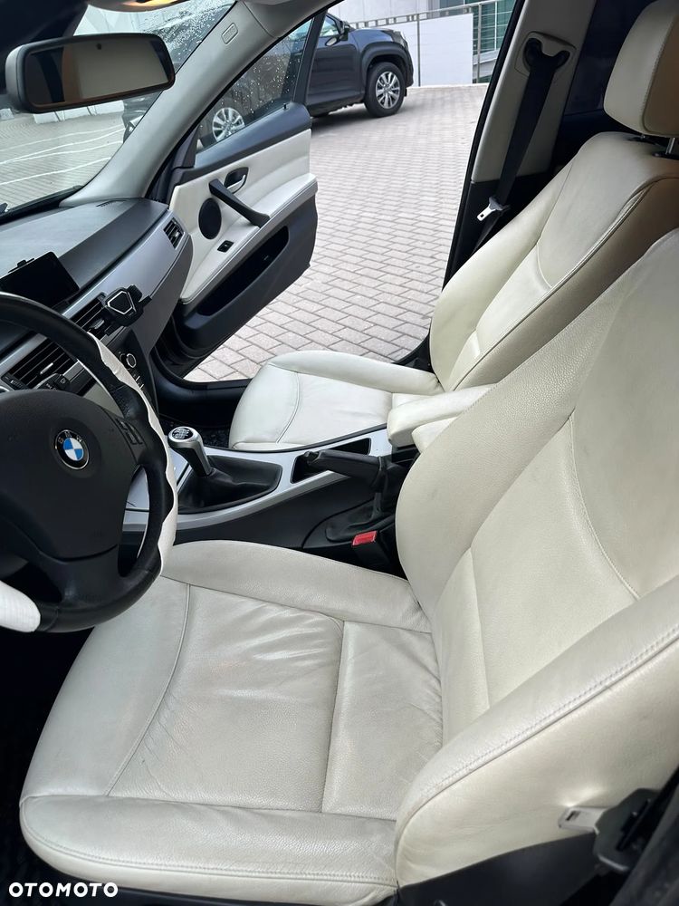 BMW Seria 3 318i - 10