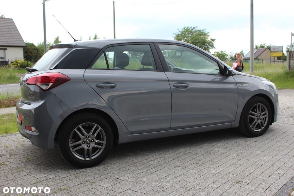 Hyundai i20 blue 1.2 Classic - 6