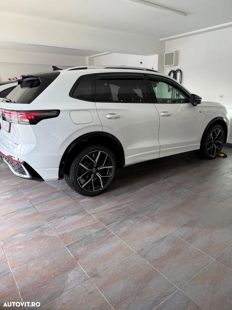 Volkswagen Tiguan 2.0 TDI SCR 4Motion DSG R-Line - 3