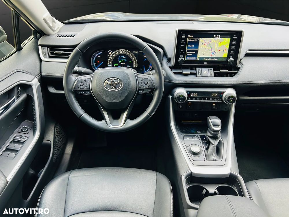 Toyota RAV4 - 11