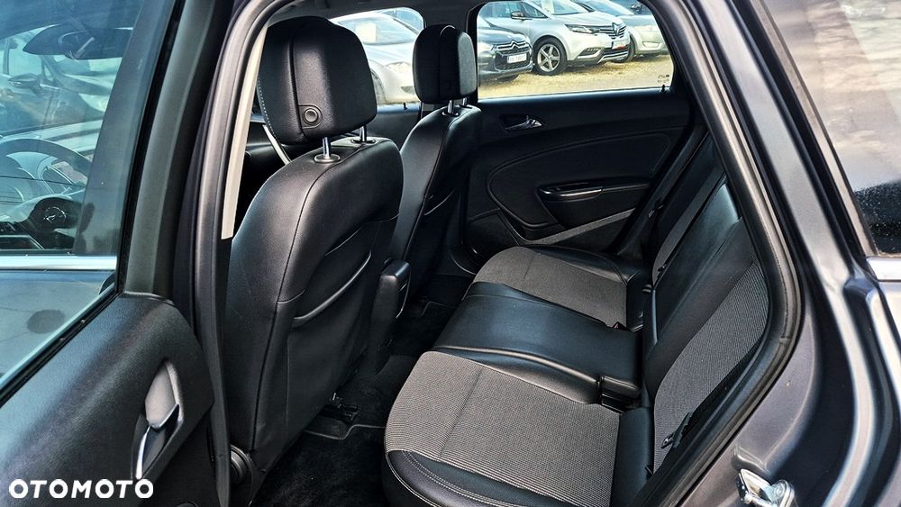 Opel Astra 1.6 T Cosmo - 30
