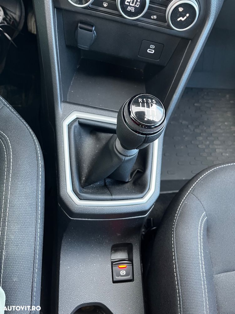 Dacia Logan TCe 90 MT6 Journey - 7