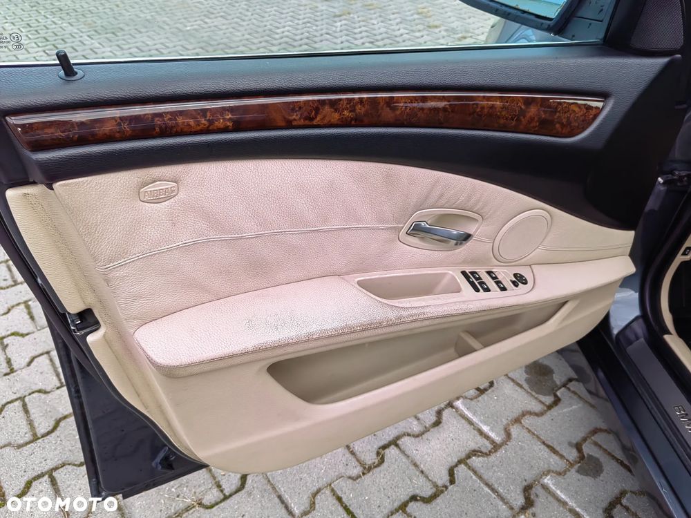 BMW Seria 5 520d Touring - 14