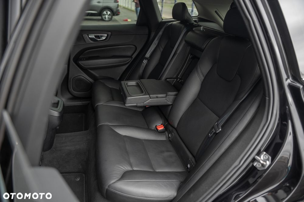 Volvo XC 60 D3 Drive-E Momentum - 35