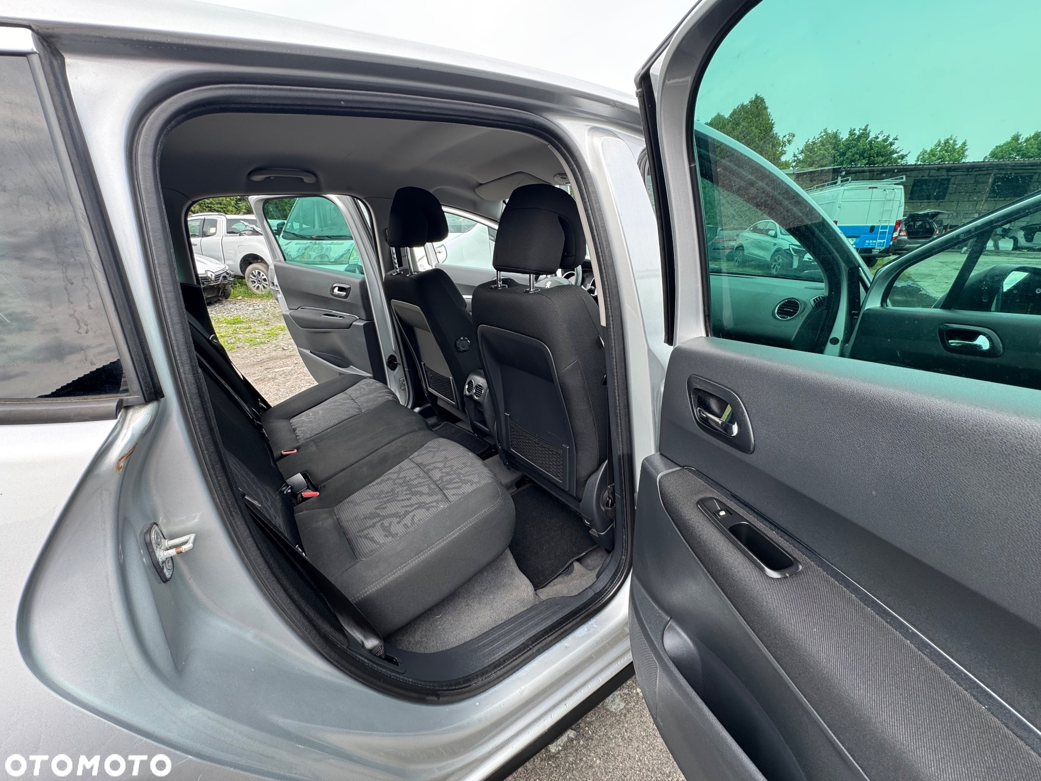 Peugeot 3008 1.6 HDi Premium - 9