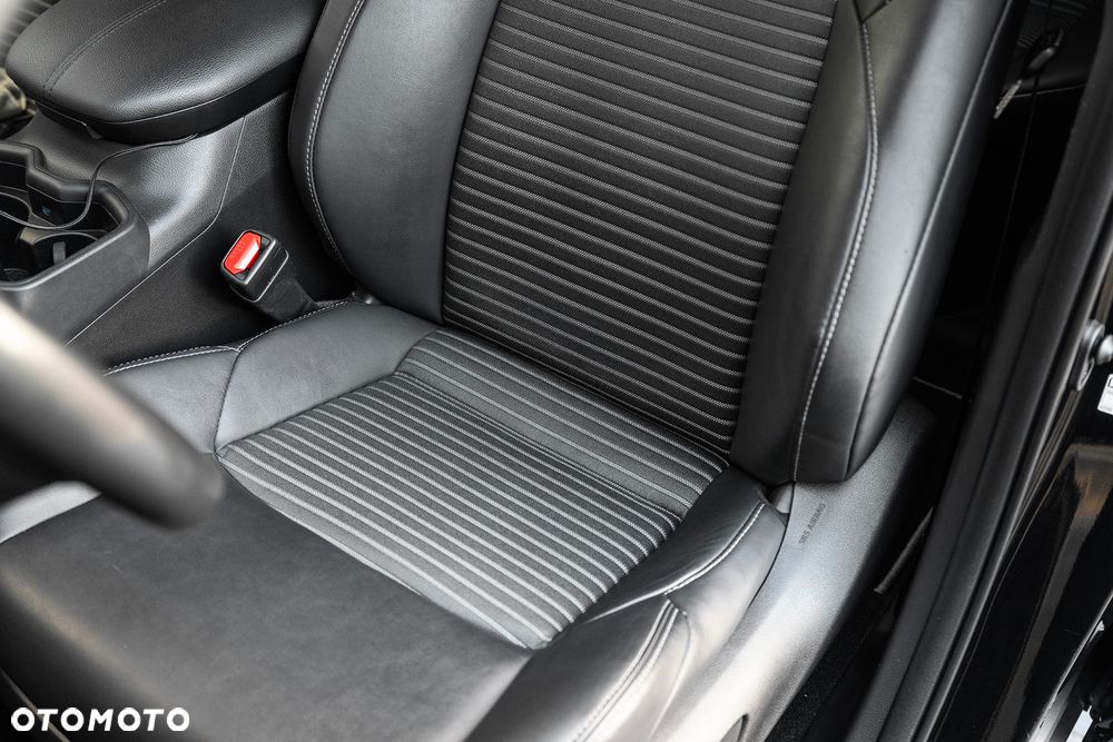 Toyota RAV4 2.5 Hybrid Black Edition by JBL 4x2 - 24