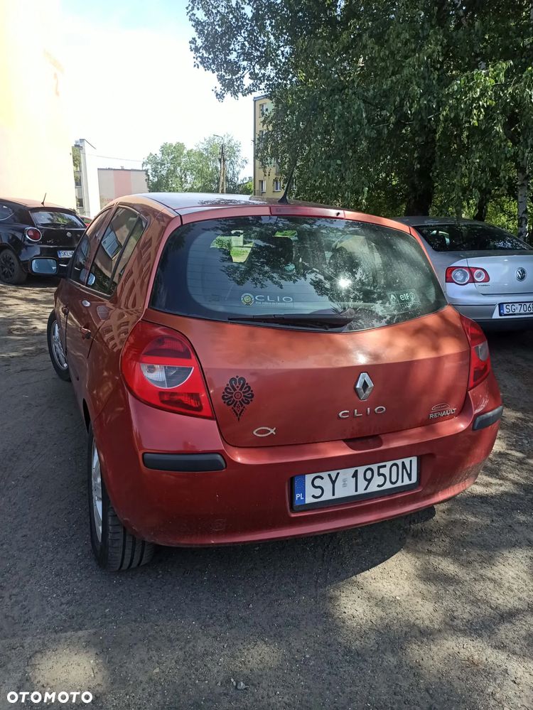 Renault Clio 1.5 dCi Authentique - 4