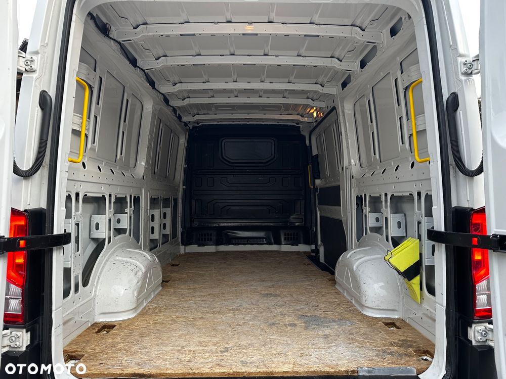 Volkswagen Crafter - 14
