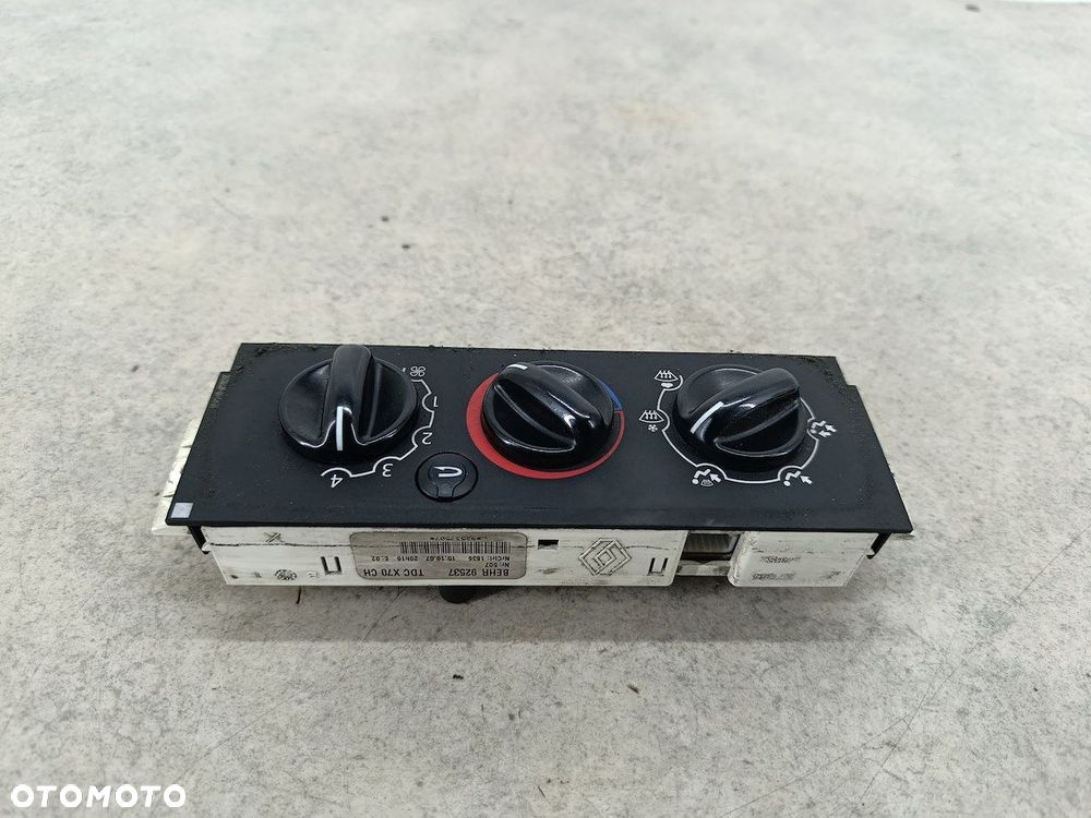 PANEL NAWIEWU RENAULT MASTER II FL 92537  BEHR - 5