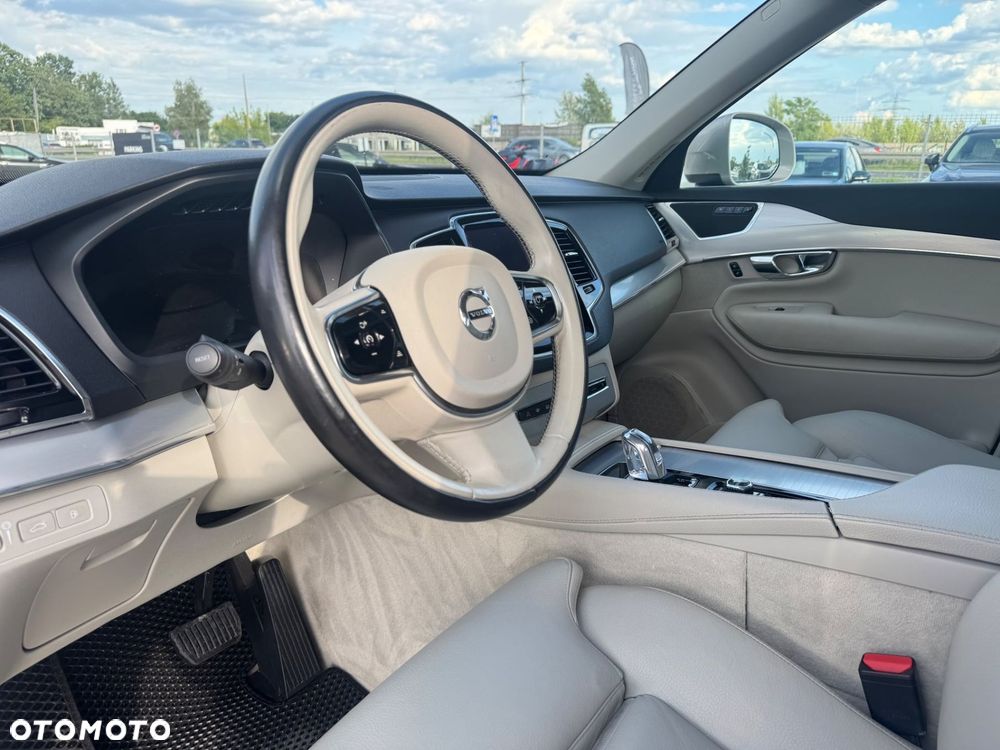 Volvo XC 90 - 11
