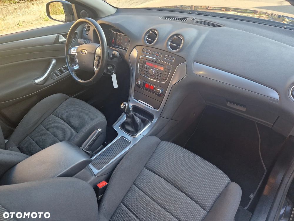 Ford Mondeo 2.0 FF Titanium - 29
