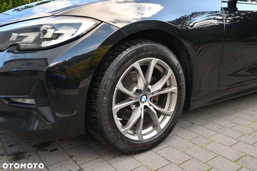BMW Seria 3 320d MHEV Sport Line - 37