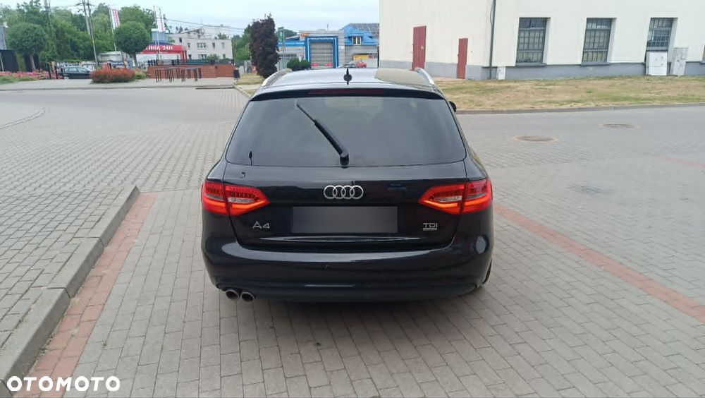 Audi A4 Avant 2.0 TDI Quattro S tronic - 13