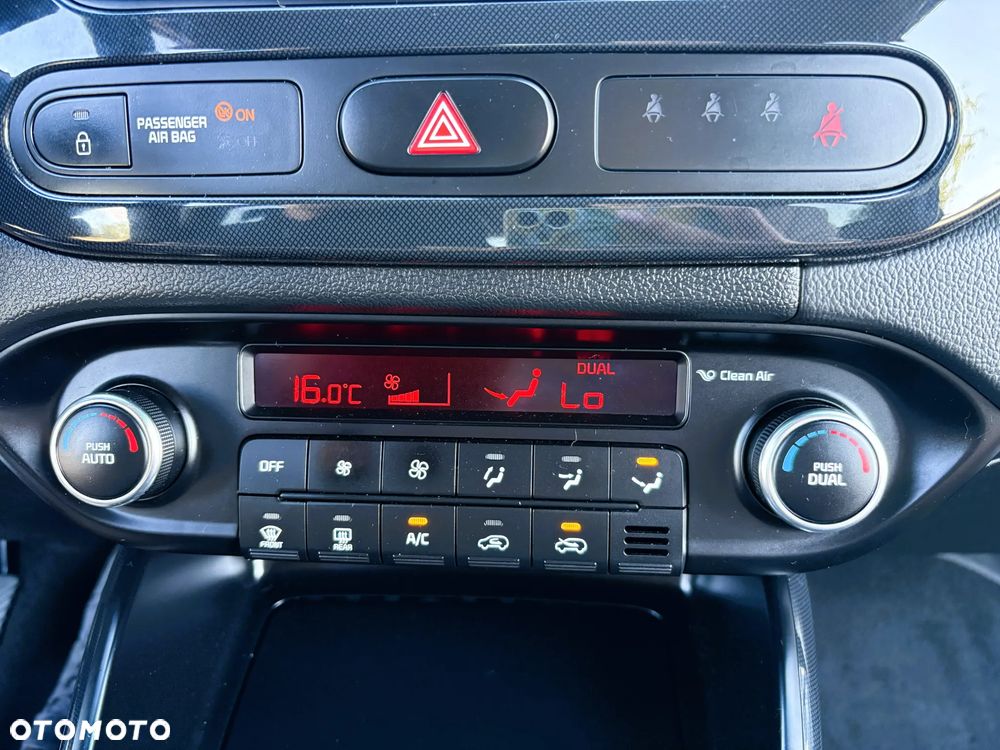 Kia Carens - 21