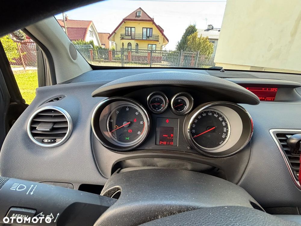 Opel Meriva - 12