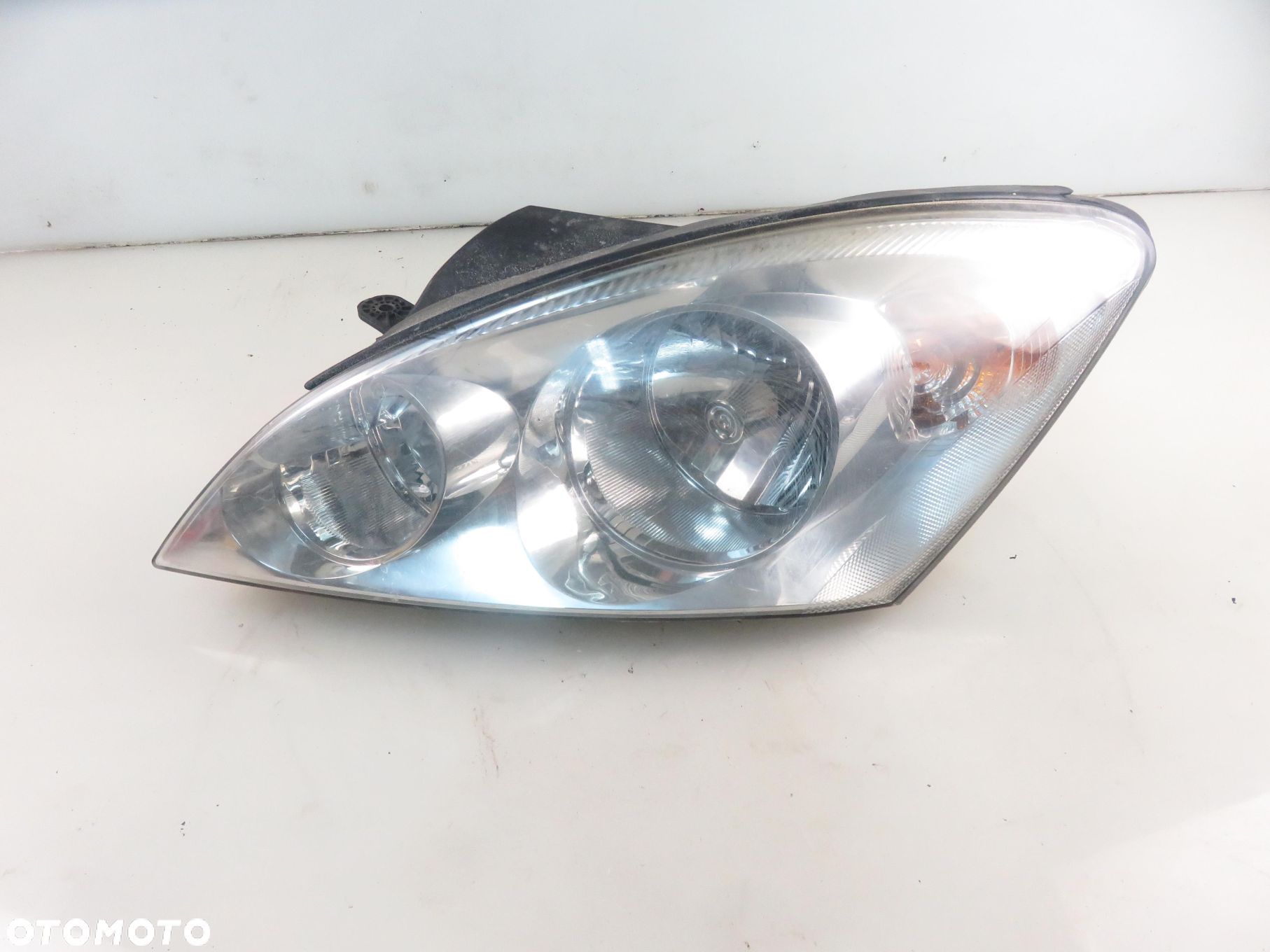 LAMPA LEWA PRZEDNIA KIA CEED I SW (ED) 921011H000 - 1