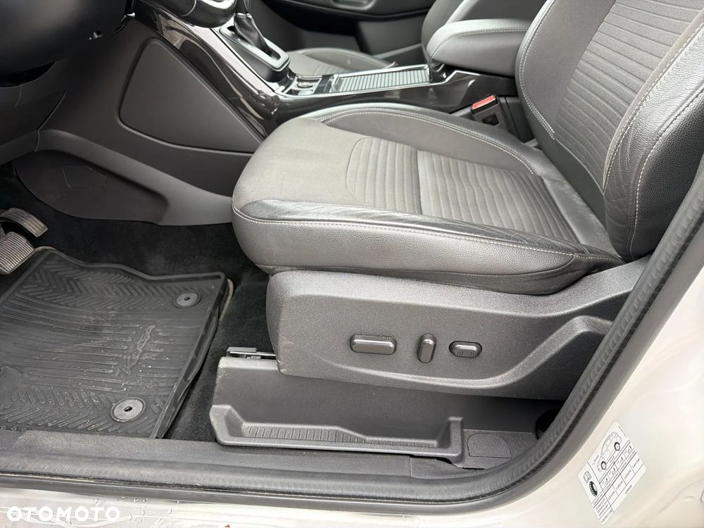 Ford Kuga - 16