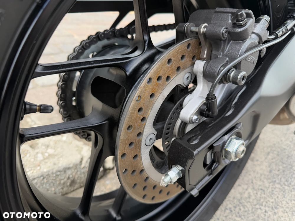 Yamaha MT - 30