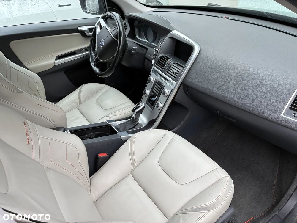 Volvo XC 60 D4 AWD Ocean Race - 14