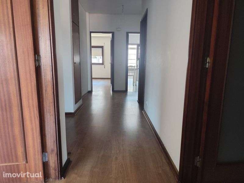 T2 Localizado Junto Avenida da Republica V.N.Gaia (Box Fechada) - Grande imagem: 4/11