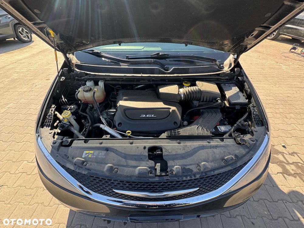 Chrysler Pacifica - 9