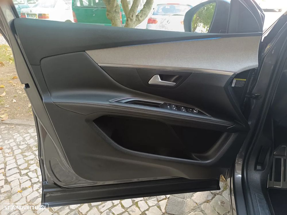 Peugeot 5008 1.2 PureTech GT EAT8 - 10