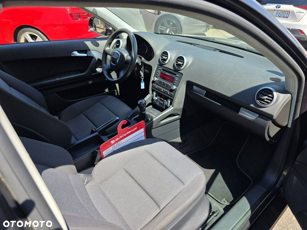 Audi A3 3-drzwiowe 1.6 Attraction - 18