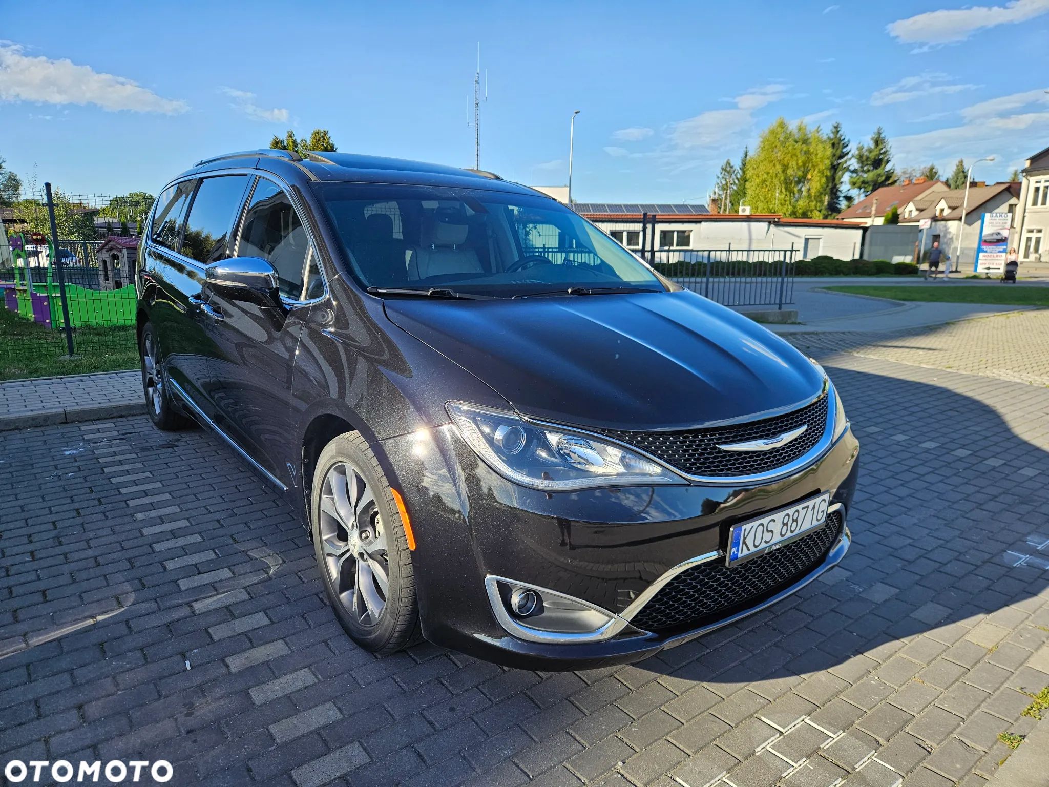 Chrysler Pacifica - 1