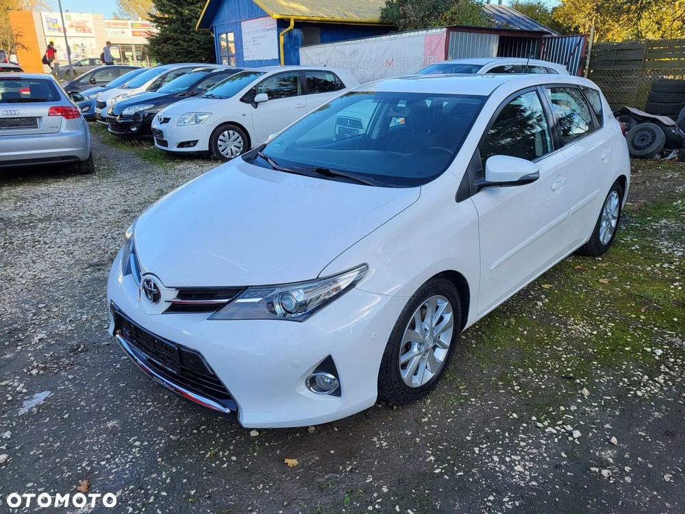 Toyota Auris - 1