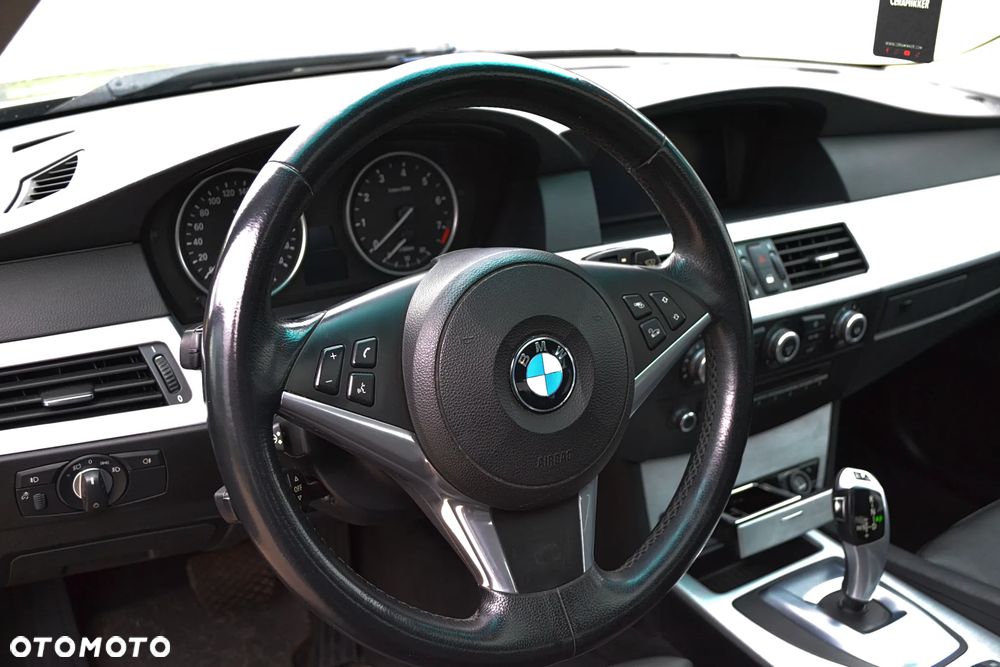 BMW Seria 5 530i xDrive - 7