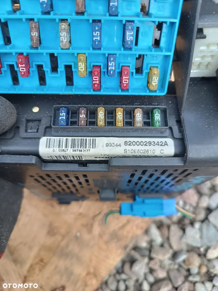 STEROWNIK KOMPUTER SKRZYNKA BSI Z WTYCZKAMI  RENAULT SCENIC I 1 8200029342A - 3