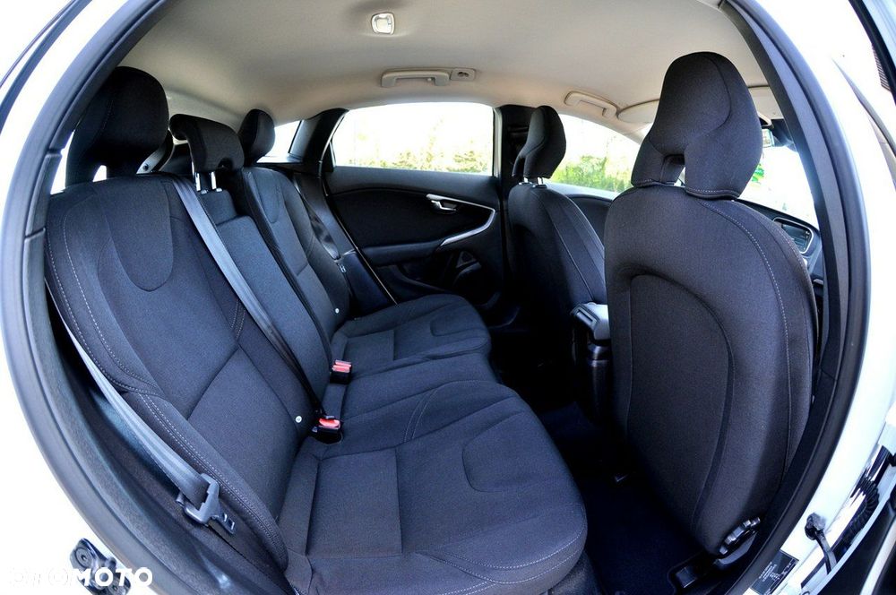 Volvo V40 D2 Momentum - 10