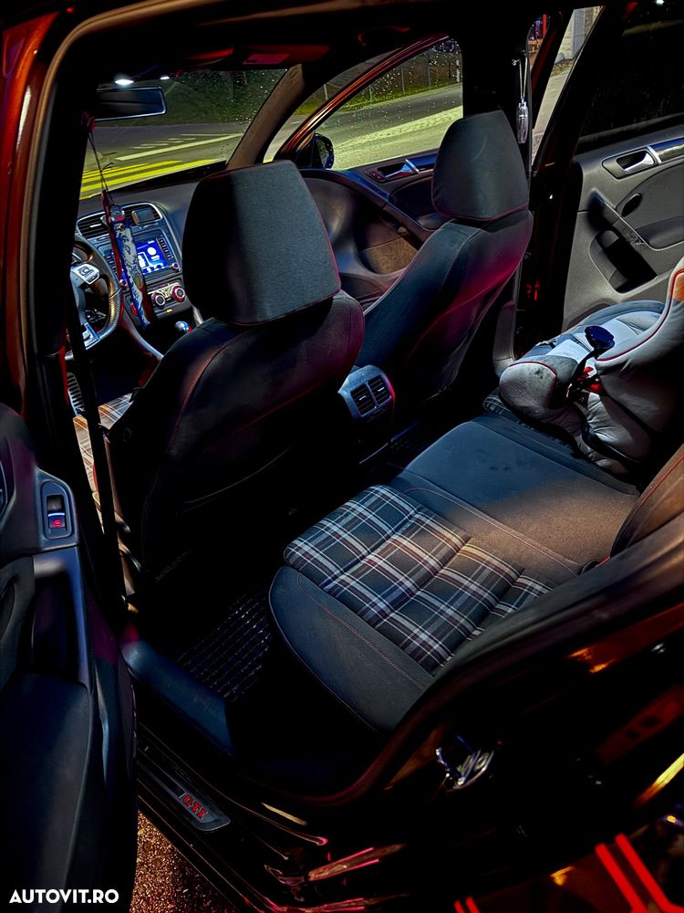 Volkswagen Golf 2.0 GTI DSG - 8