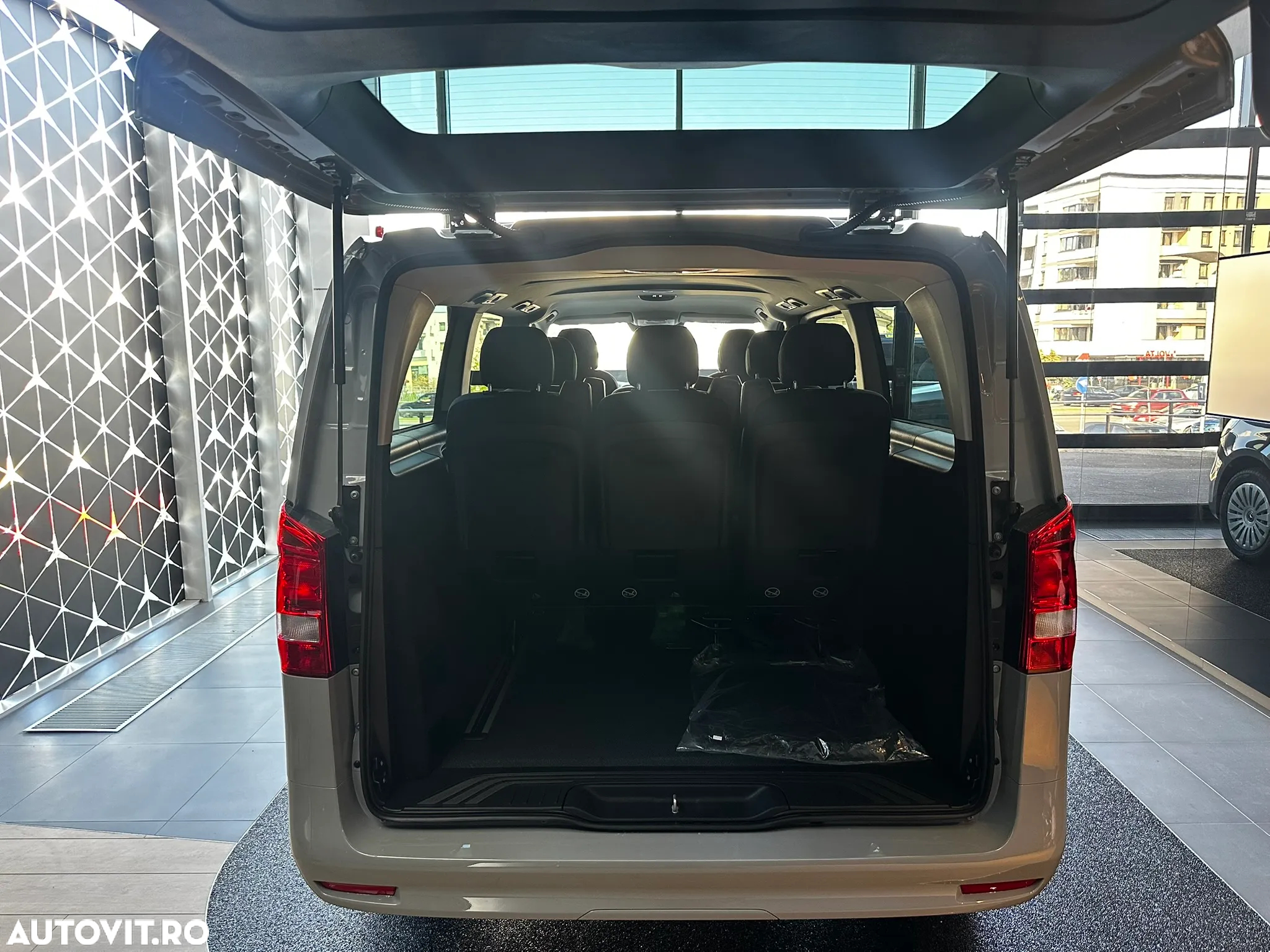 Mercedes-Benz Vito Tourer Extra-Lung 114 CDI 136CP RWD 9AT Pro - 7