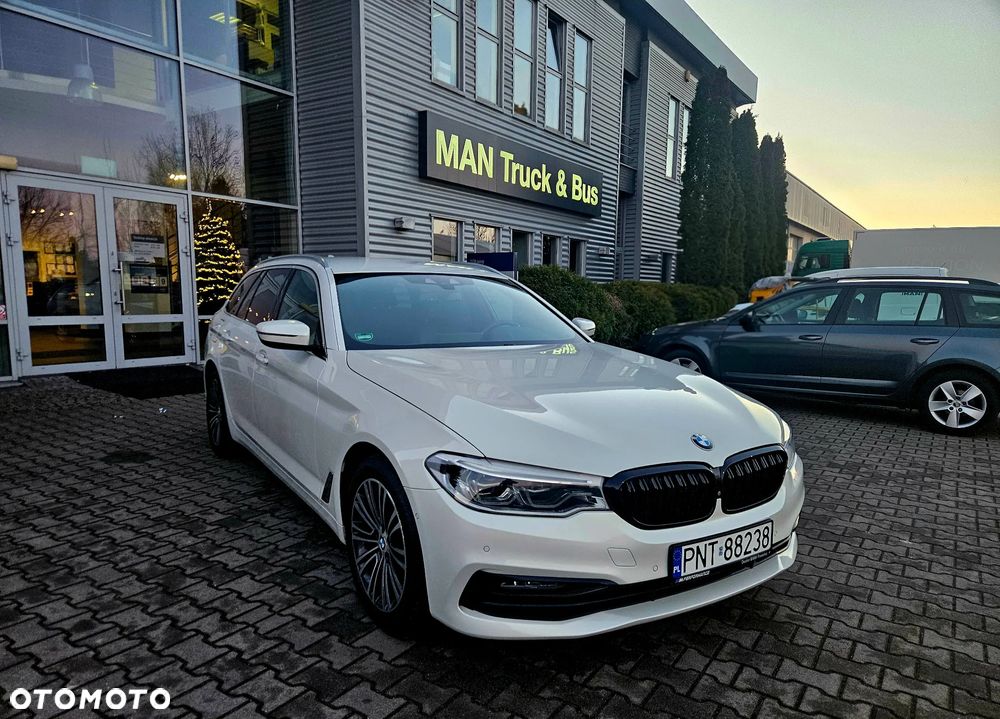 BMW Seria 5 520d xDrive Sport Line - 10