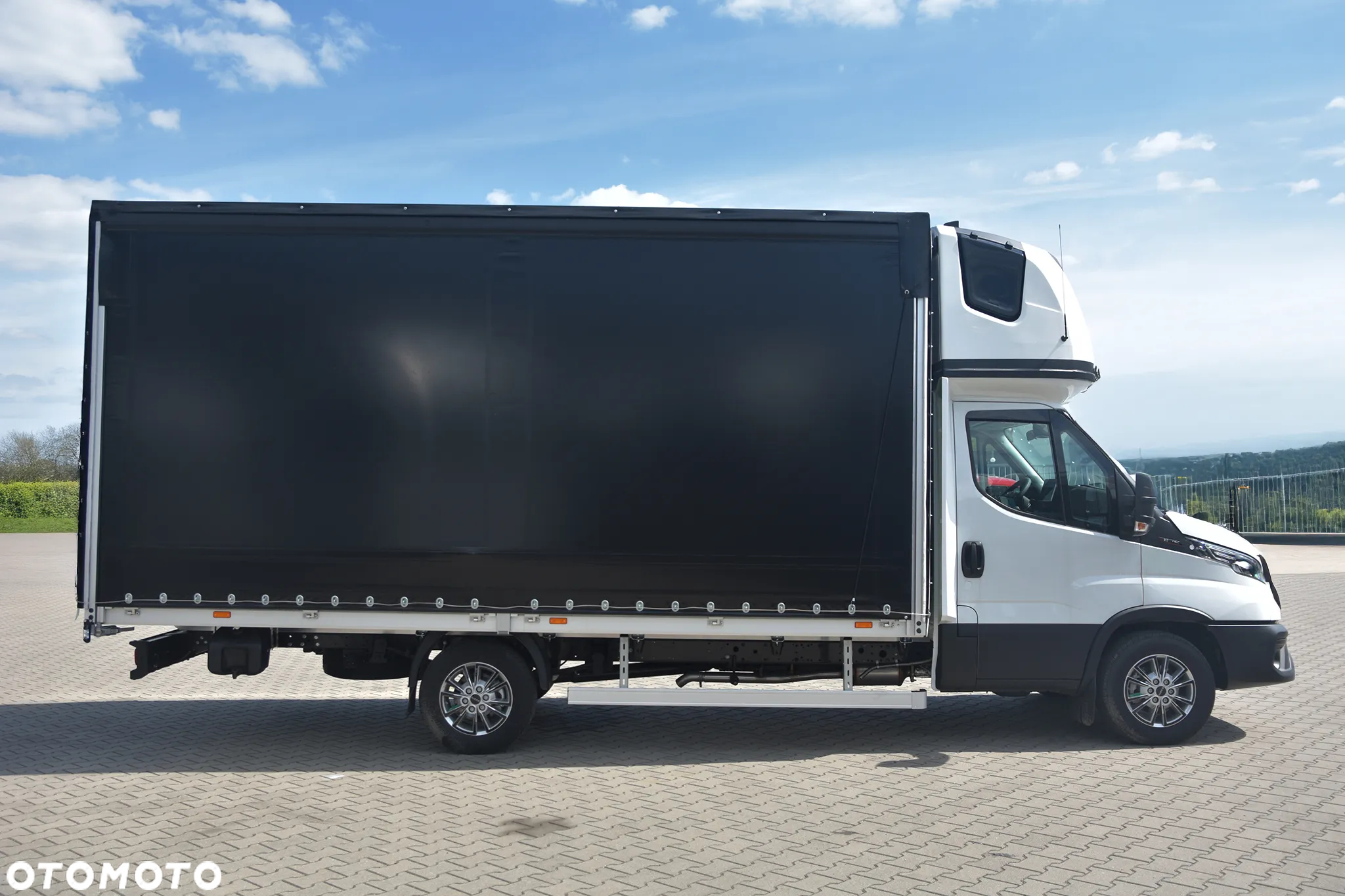 Iveco Daily automat 35S18 zabudowa 10EP międzynarodowa - 4