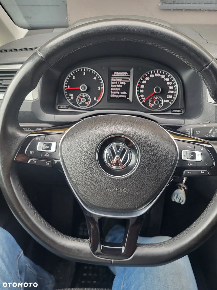 Volkswagen Caddy Maxi 2.0 TDI Highline DSG - 24