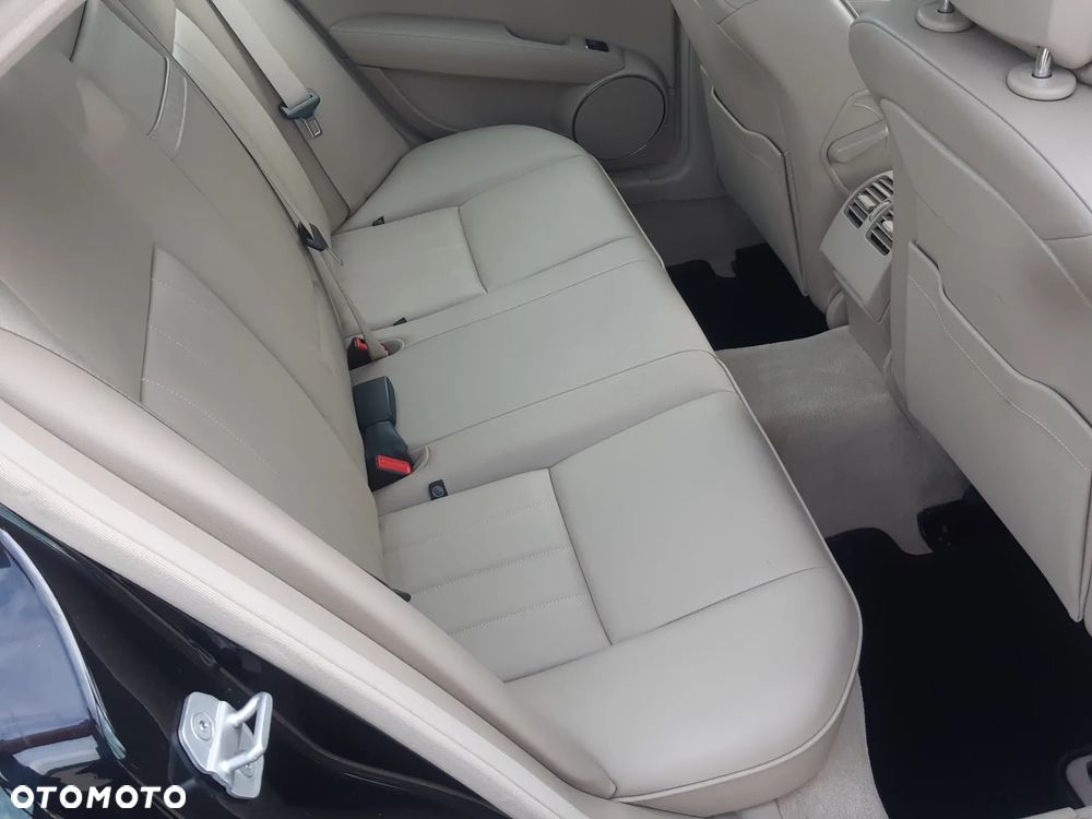 Mercedes-Benz Klasa C 180 CGI Automatik BlueEFFICIENCY - 18