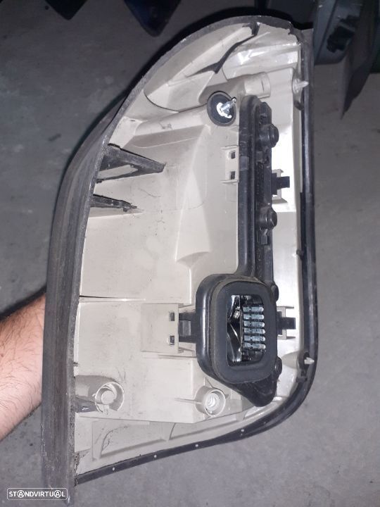 Farol tras lado condutor opel zadira 2001 - 2