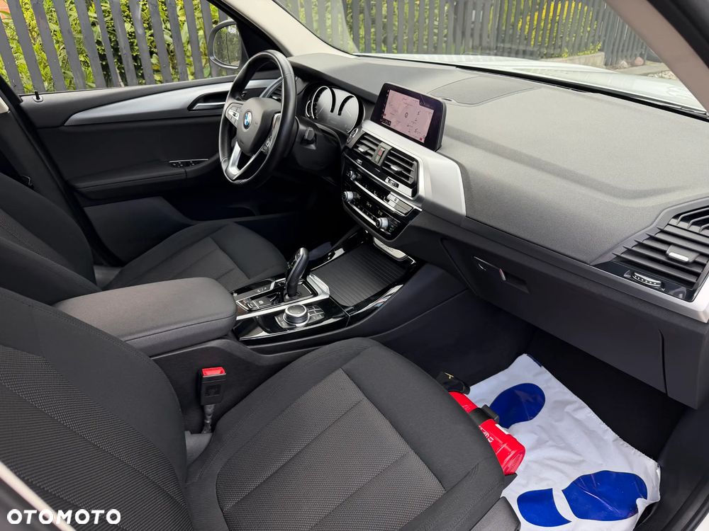 BMW X3 xDrive20i GPF Advantage - 12