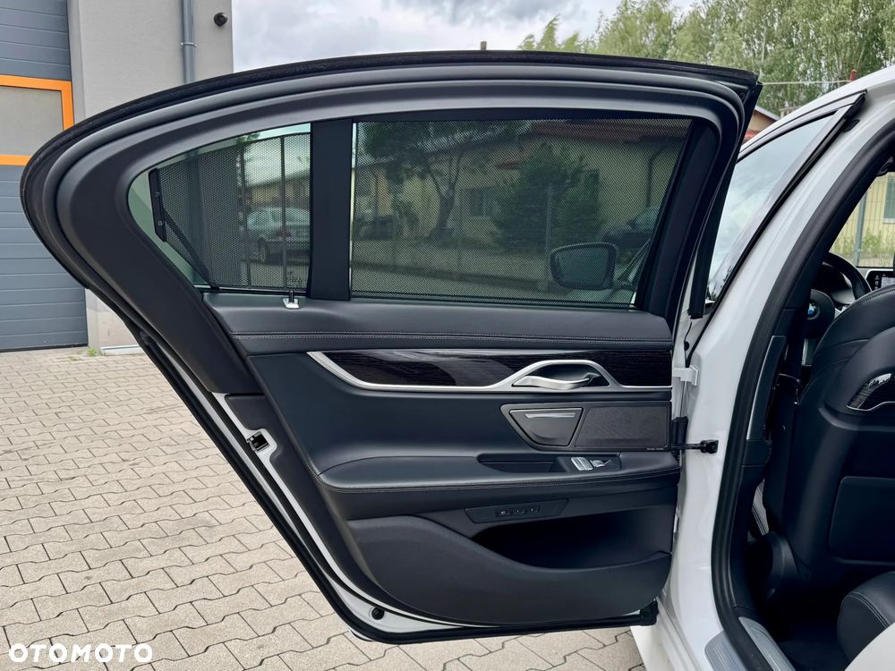 BMW Seria 7 730d xDrive mHEV sport - 26