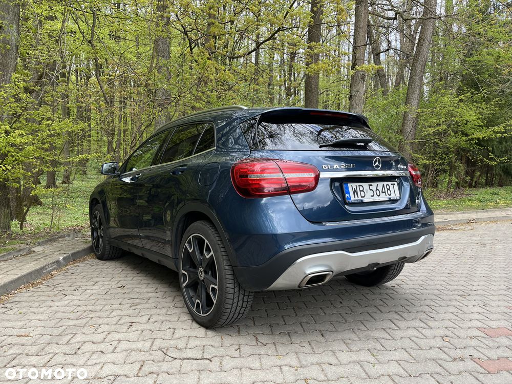 Mercedes-Benz GLA 220 4-Matic - 5
