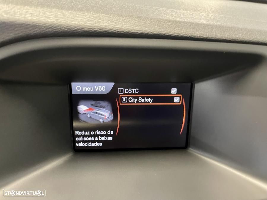 Volvo V60 2.0 D4 Momentum - 17