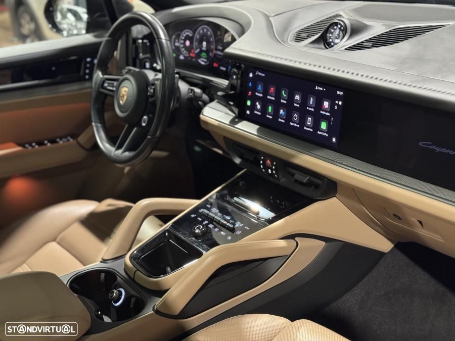 Porsche Cayenne Coupé E-Hybrid - 19