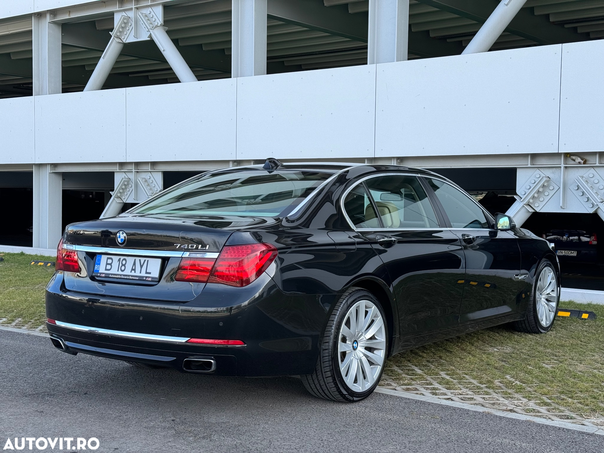 BMW Seria 7 740Li - 7
