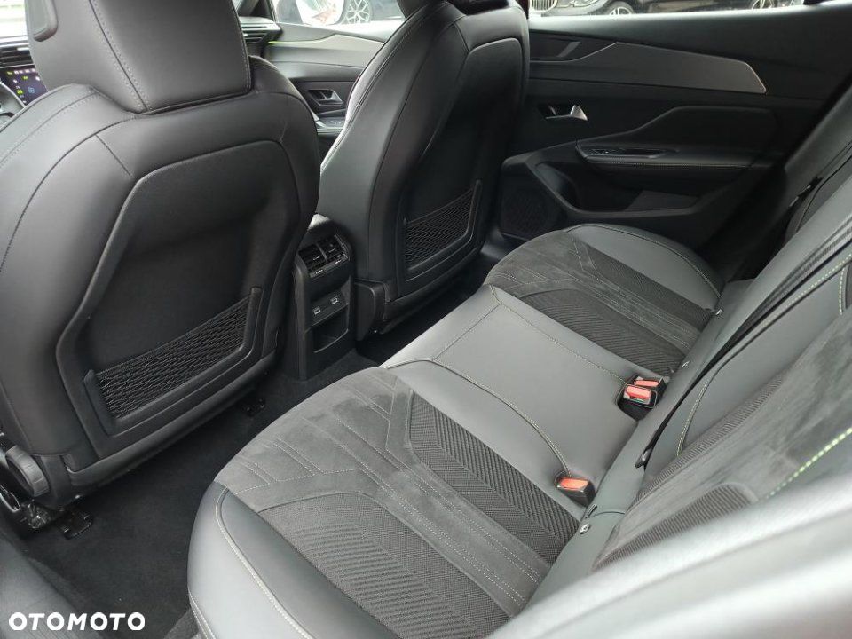Peugeot 408 - 20