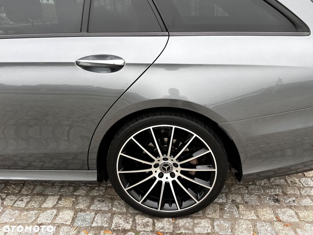 Mercedes-Benz Klasa E 220 d 4-Matic AMG - 23